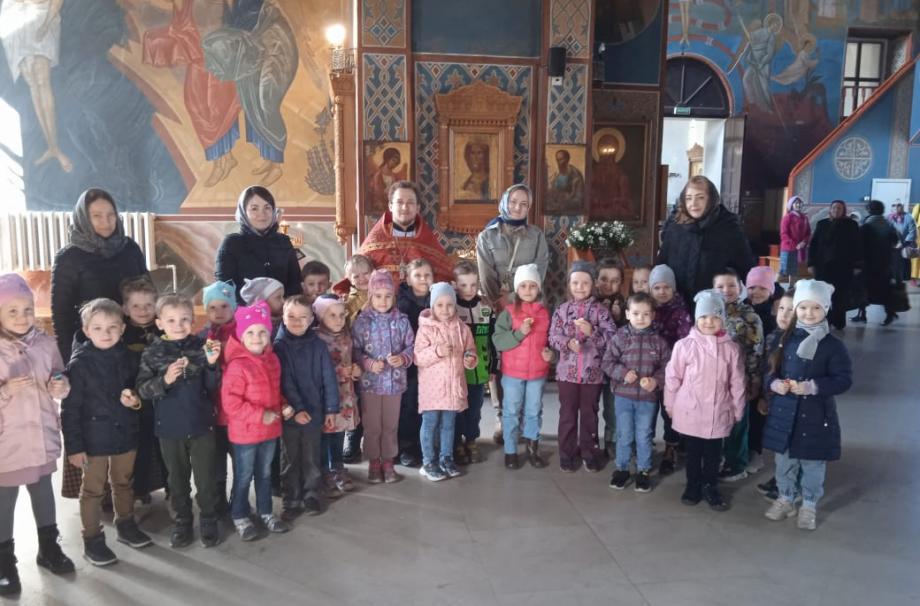 Детская экскурсия в Никольском соборе